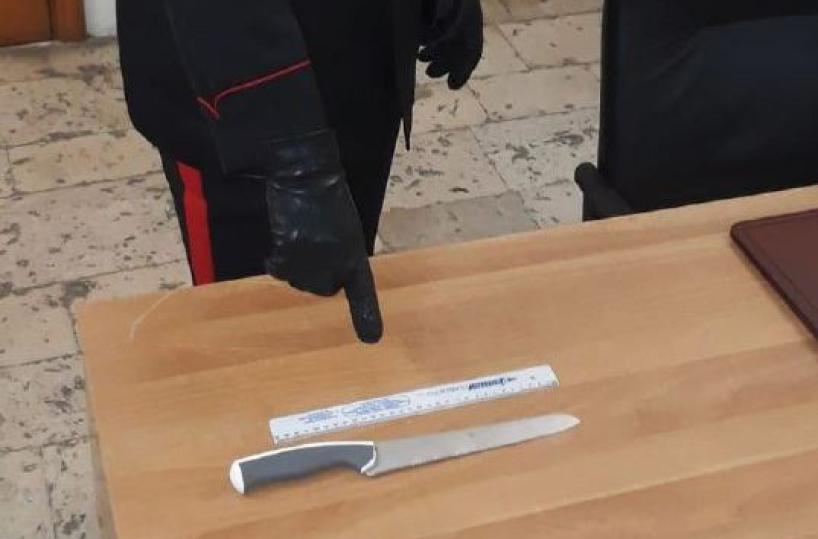 Non vuole pagare uno dei suoi lavoratori e tenta di ucciderlo: arrestato sudanese nel Tarantino