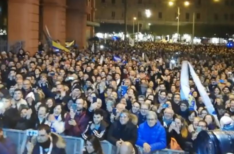 Salvini a Bari per sostenere Romito. Prima la visita in villa sequestrata alla mafia, poi il comizio