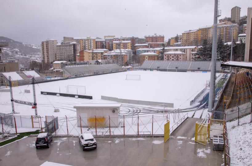 Nevica allo stadio: rinviata gara di serie C Potenza - Sicula Leonzio