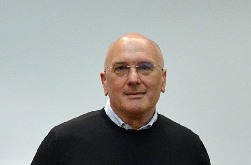 Bari, centrodestra sceglie xxxxx come candidato sindaco. «Ora Decaro a casa»L'assalto dei 15mila alla Fiera