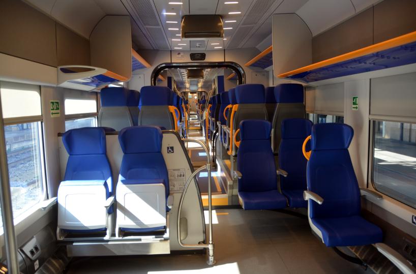 Bari, presentato il nuovo treno Jazz per la circolazione dei pendolari