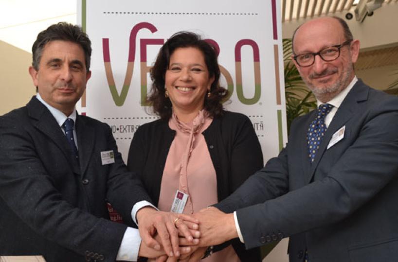 Da sinistra: Donato Taurino presidente di Buonaterra, Maria Teresa Varvaglione presidente Mtv Puglia, Giuseppe Schino presidente La Puglia è servita