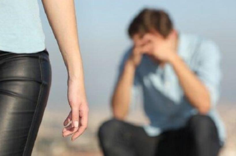 Per tornare con l'ex gli mette bomba in casa: arrestata stalker a Cerignola