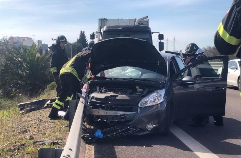 Sbatte contro il guardrail sulla Lecce-Gallipoli: uomo muore sul colpo