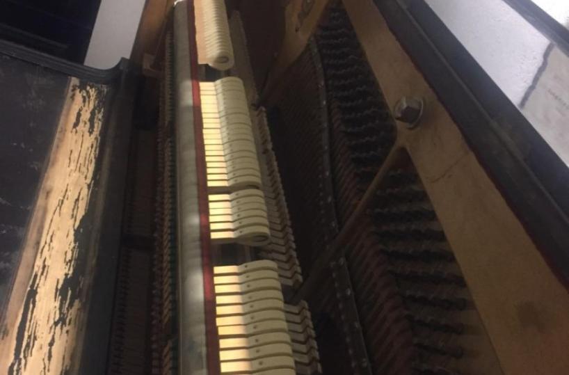 Acquaviva, l'ospedale Miulli avrà un pianoforte verticale del 1917 restaurato