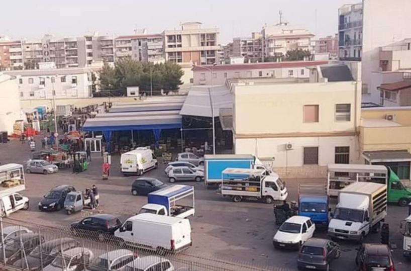 Andria, sopralluogo al mercato: situazione sotto controllo