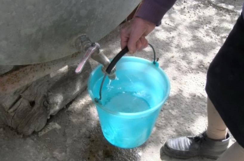 Niente acqua né strade: i disagi della terra di nessuno 