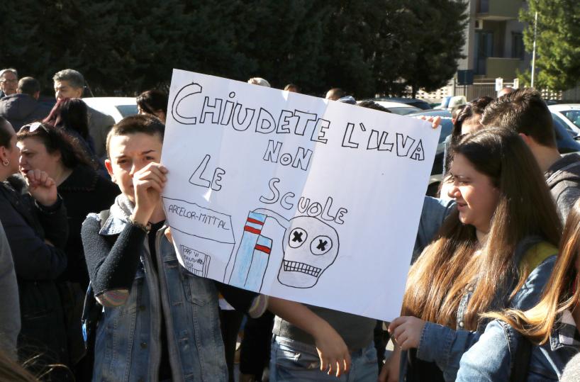 Ex Ilva, scuole chiuse: presidio dei genitori a Taranto 