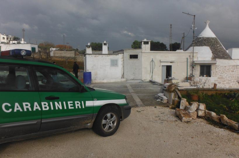 Opere abusive a Martina Franca con lavoratori in nero, denunce