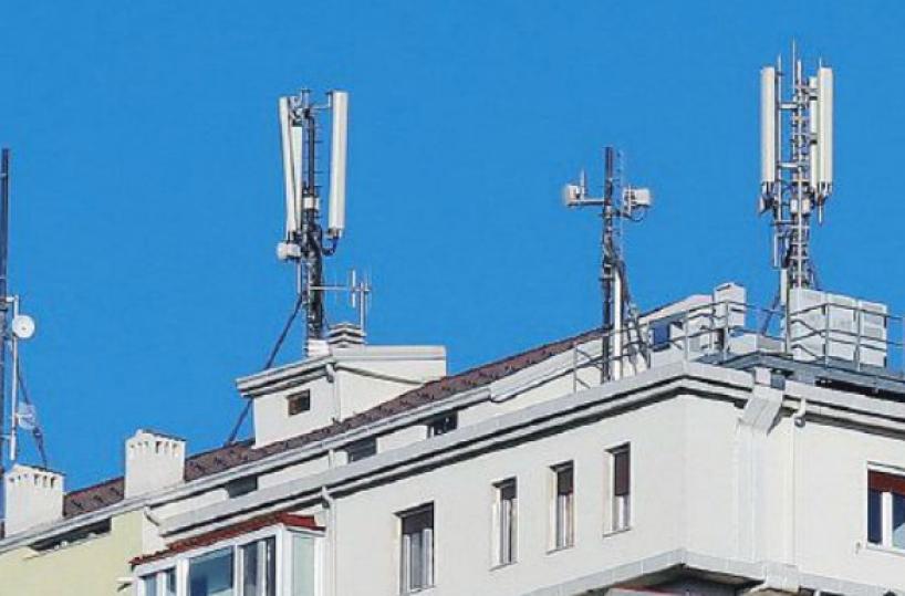 Conversano, i cittadini bloccano installazione ripetitore