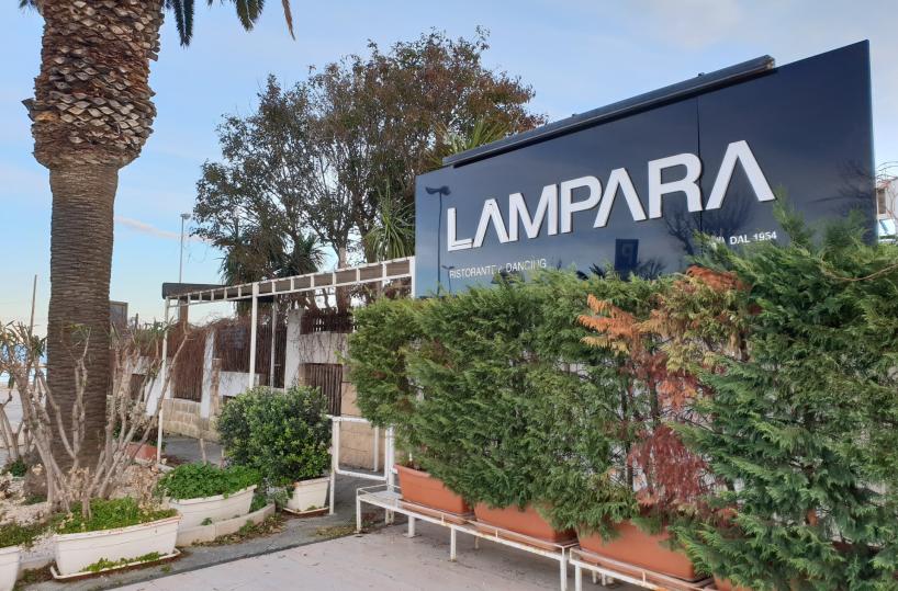 Trani, i 65 anni della Lampara festeggiati dai vandali: il locale resta chiuso