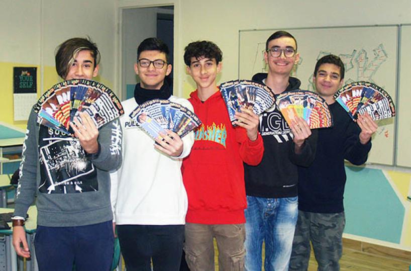 Lecce, a 14 anni inventano start-up «cartacea»: nei segnalibri Ronaldo, Icardi, Einstein e Walt Disney