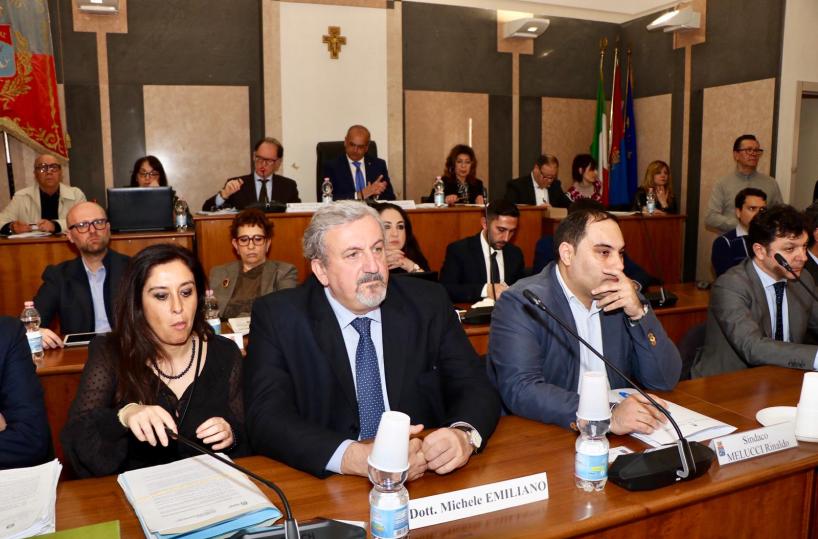 Il Comune di Taranto discute di ambiente: presente Emiliano