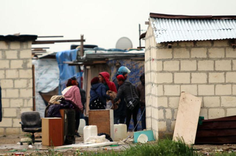 Lite nel ghetto di Borgo Mezzanone: due nordafricani accoltellati