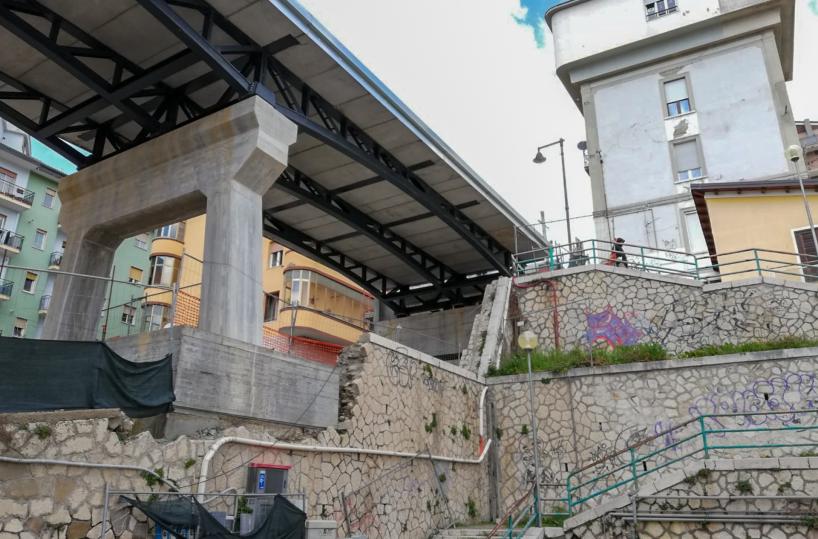 Potenza, trovato agonizzante in strada: spunta l’ipotesi dell’agguato