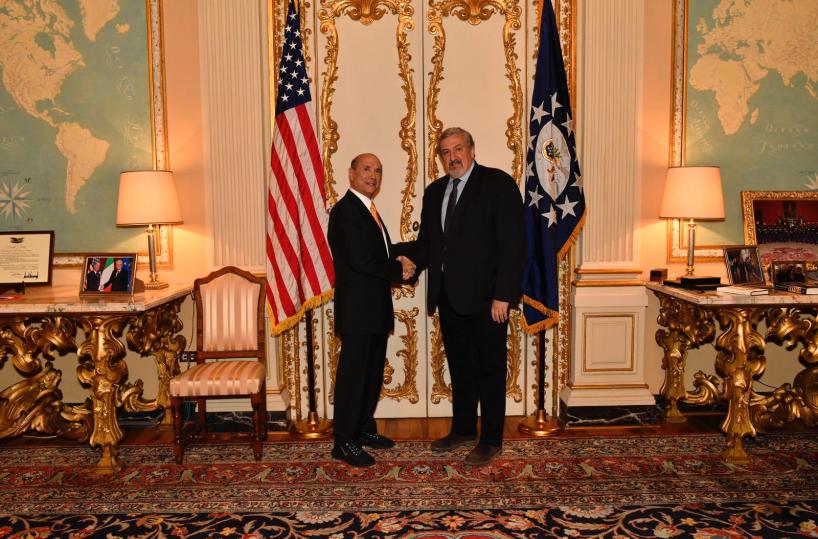 Emiliano incontra ambasciatore USA: «Lei benvenuto in Puglia, opportunità di scambio»