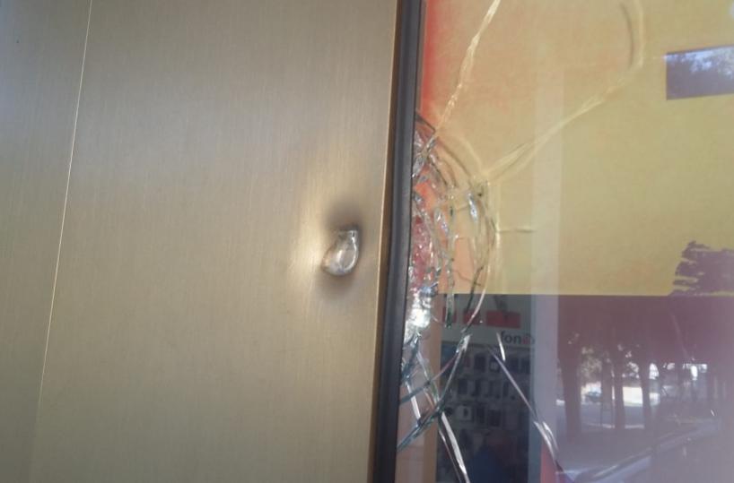 Lecce, spari e bomba in un negozio: sale l’allerta a Santa Rosa