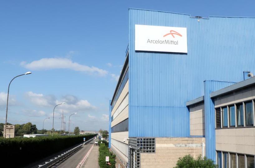 Ex Ilva, cade rotolo lamiera: sfiorata tragedia. Fim Taranto chiede incontro a Mittal