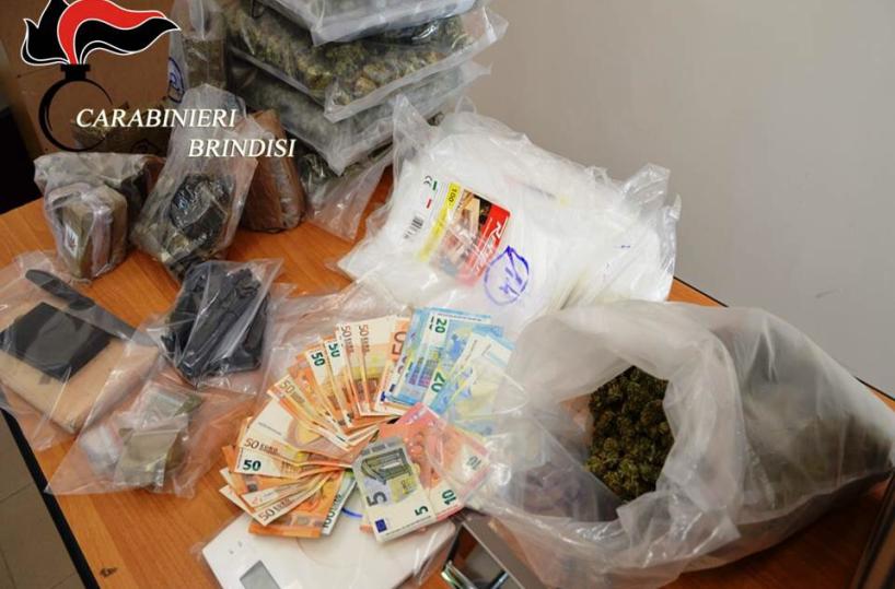 Droga e una pistola nell’azienda agricola, un arresto a Francavilla F.na