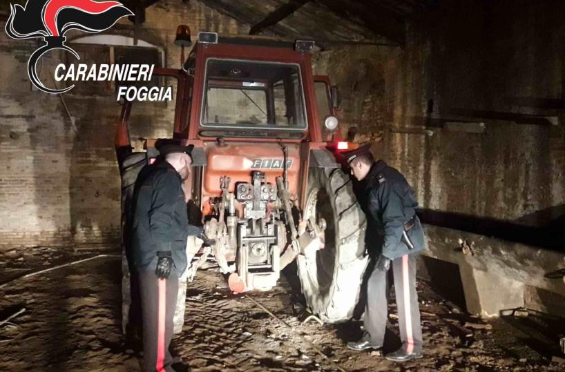 Carabinieri trovano trattore rubato nel Foggiano