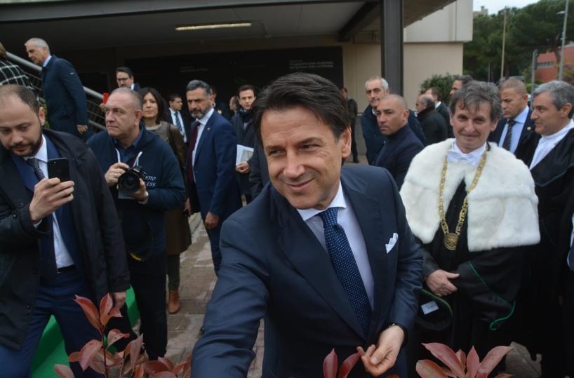 Conte a Bari: «L'italia riparte se riparte il Sud, noi lavoriamo per questo»