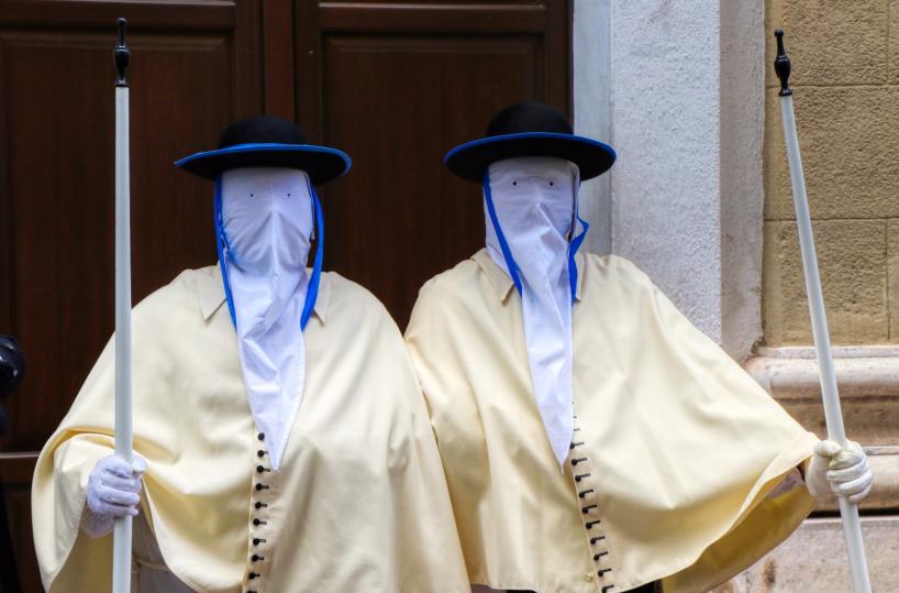 Coronavirus, Settimana Santa le processioni a metà settembre