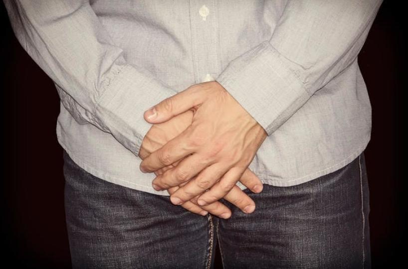 Lo operano per un'ernia, gli tolgono un testicolo: risarcito