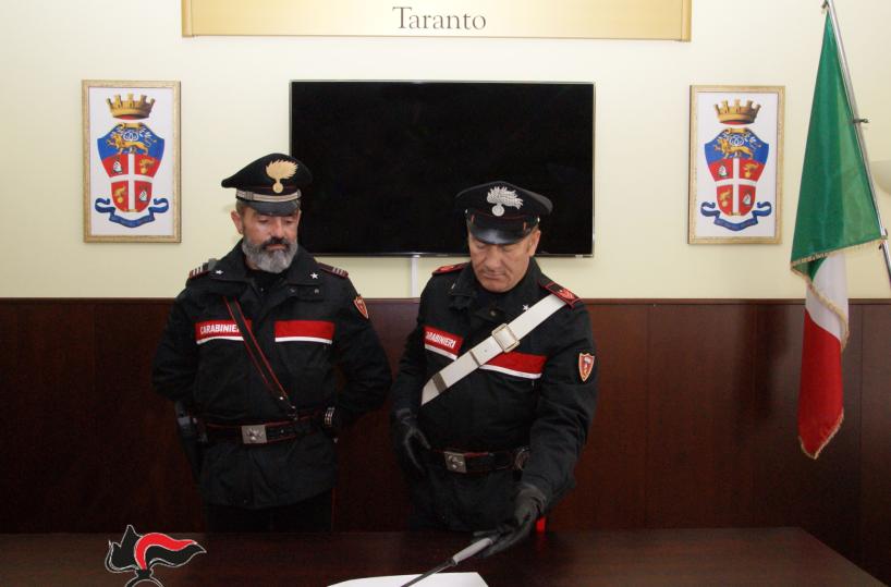 Taranto, lite con l'inquilino finisce a coltellate: arrestato 54enne