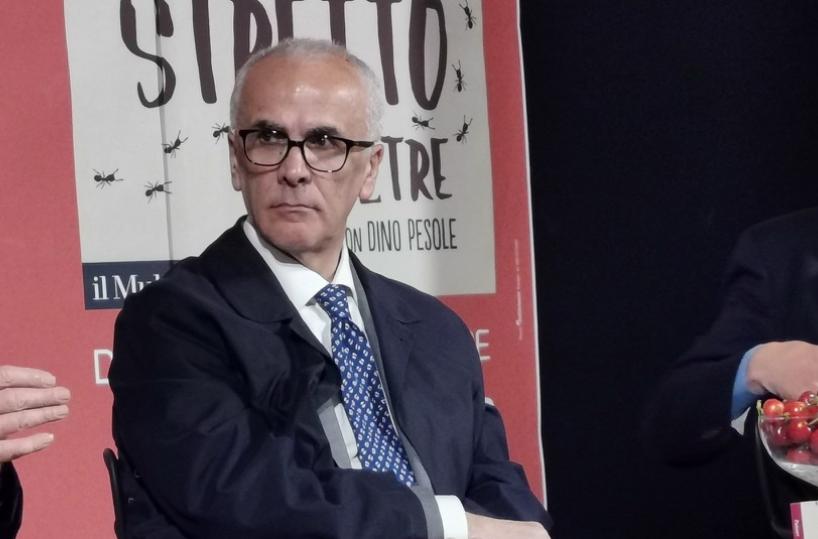 Padoan: fiducia per crescere ma il governo ha isolato l'Italia