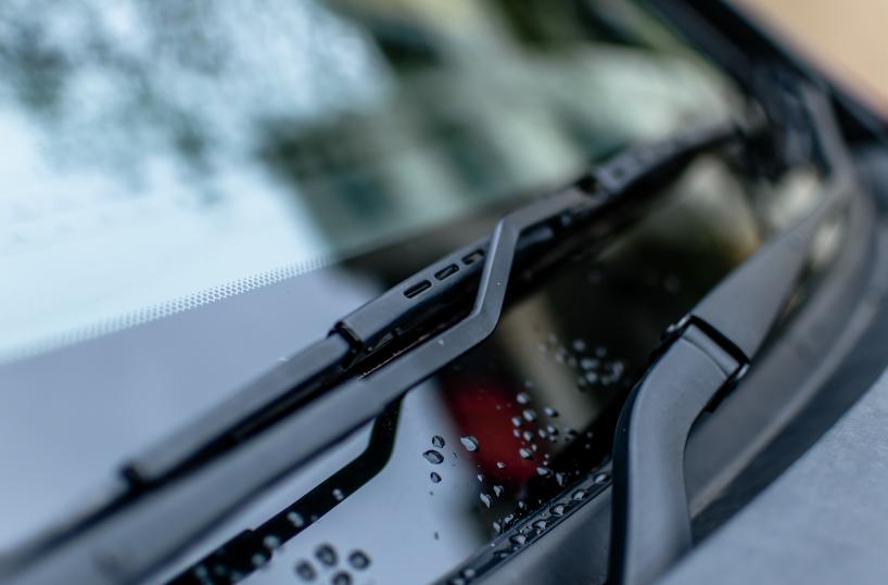 Acqua e colla sul parabrezza: l'«agguato» a Bitritto