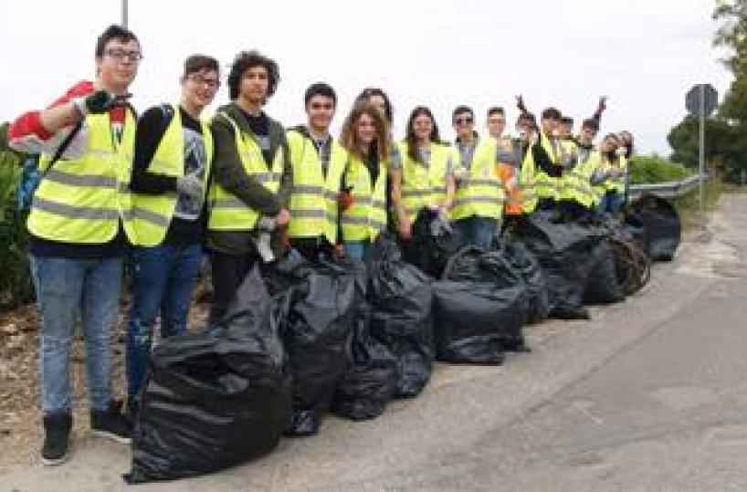 Salento Ecoday: cittadini puliscono 18 aree, da Taranto a Otranto