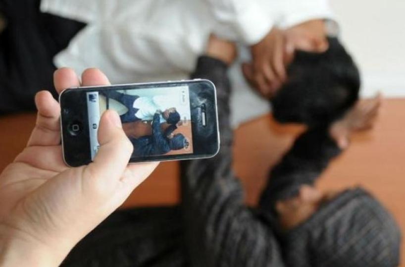 Maglie, deridono disabile con video in chat: indagati 2 vigili urbani