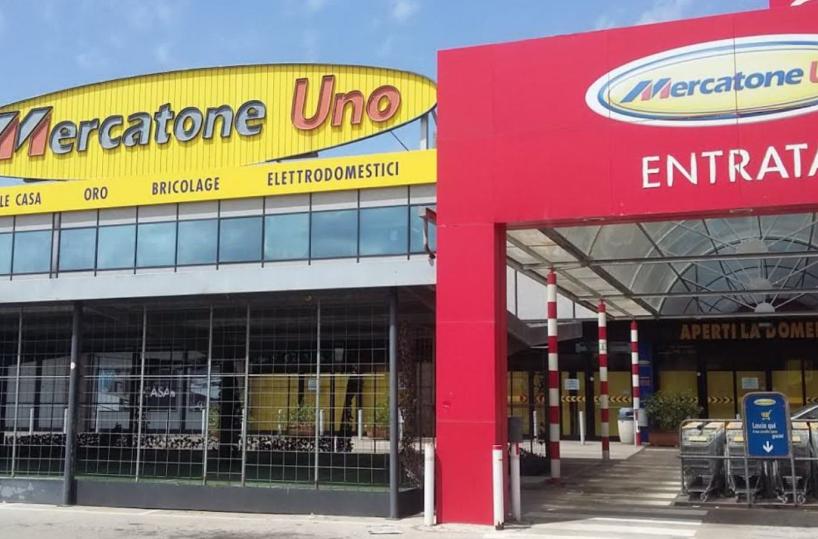 Mercatone Uno, sit-in lavoratori davanti alle 6 sedi pugliesi