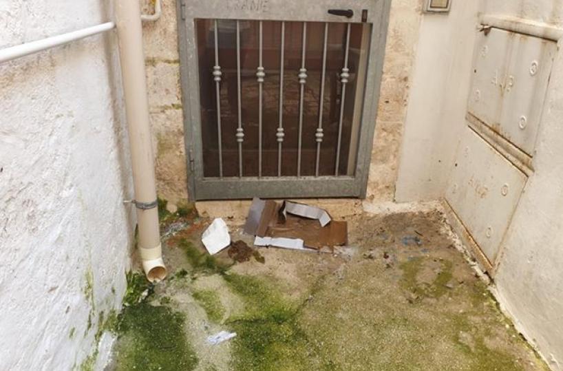 Ceglie Messapica, centro storico scambiato per un bagno pubblico