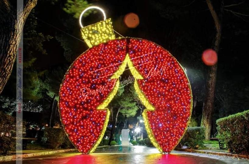 Melfi, appalti pilotati per le luci di Natale: divieto di dimora per il sindaco