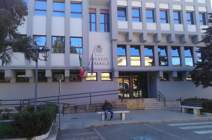 Corruzione, peculato e furto: arrestati sindaco ed ex sindaco di S.Pietro Vernotico