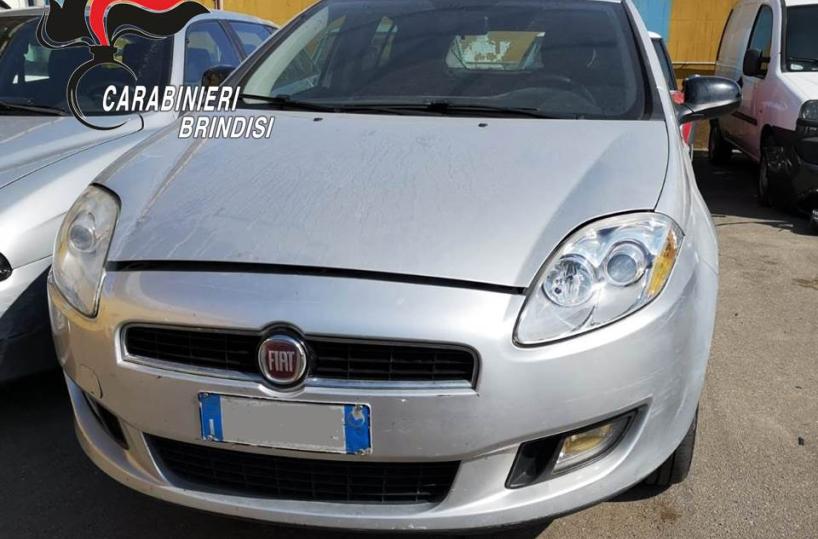 Sostituisce targa e altera telaio auto rubata: arrestato a Cellino