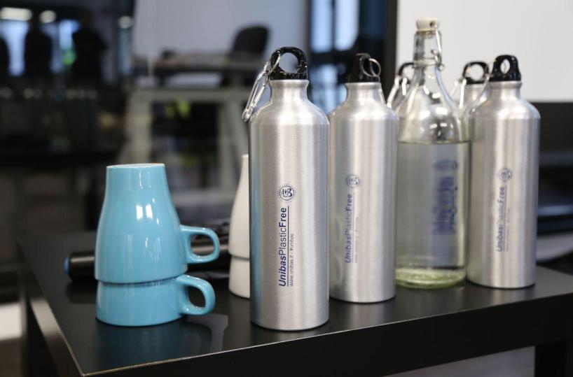 Unibas dichiara «guerra alla plastica»: borracce in alluminio per gli studenti