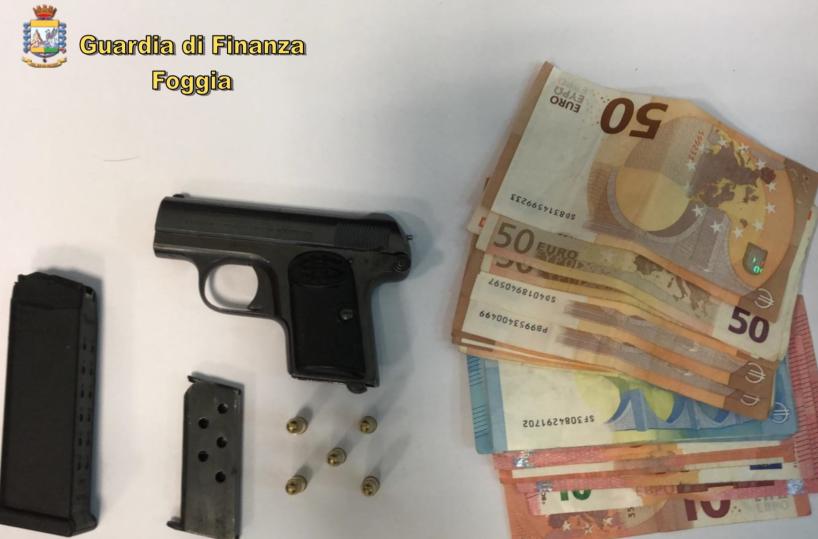 Foggia, ha pistola e contanti, arrestato pluripregiudicato