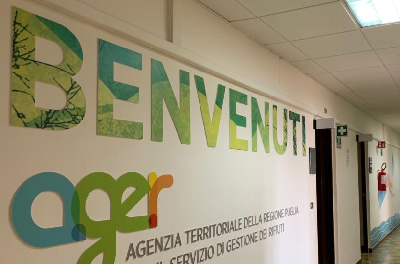 Puglia, caos rifiuti: Ager sotto tiro. M5S: inefficiente. Stea: colpa dei Comuni