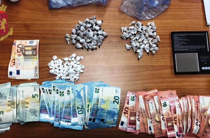 Taranto, spaccia eroina in casa: arrestato pluripregiudicato