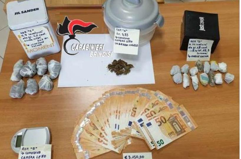 Torchiarolo, in casa droga ovunque e soldi: arrestato 20enne
