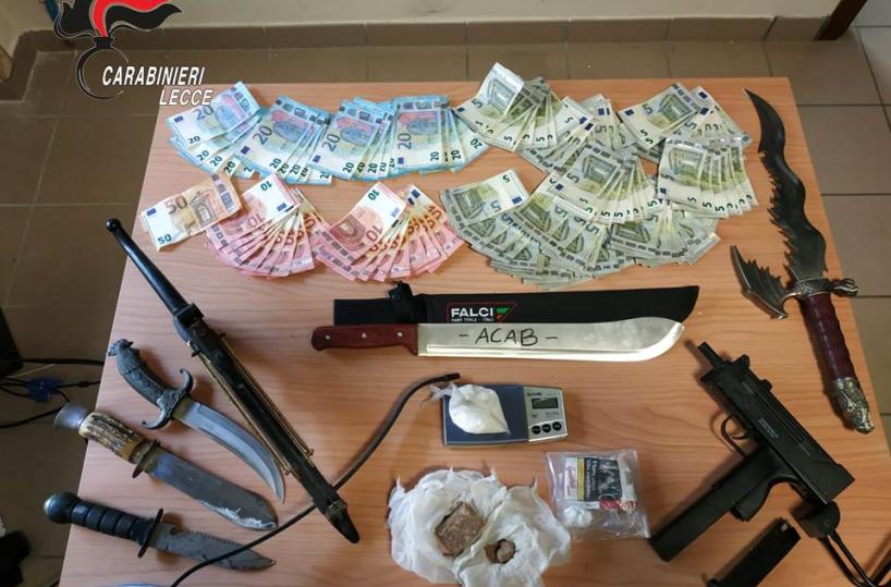 Corsano, scoperto bazar di droga e armi: tre arresti