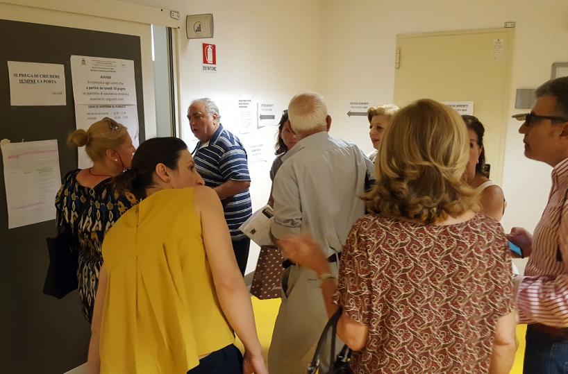 Bolgia agli sportelli Asl di Bari: 60 giorni d'attesa per gli stomizzati