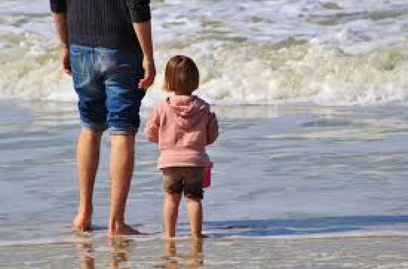 Brindisi, padre abbandonò figlia dopo nascita: condannato a 60mila euro