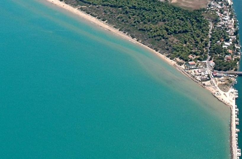 Incidente sul Gargano, finisce con l'auto in mare: 24enne muore annegata