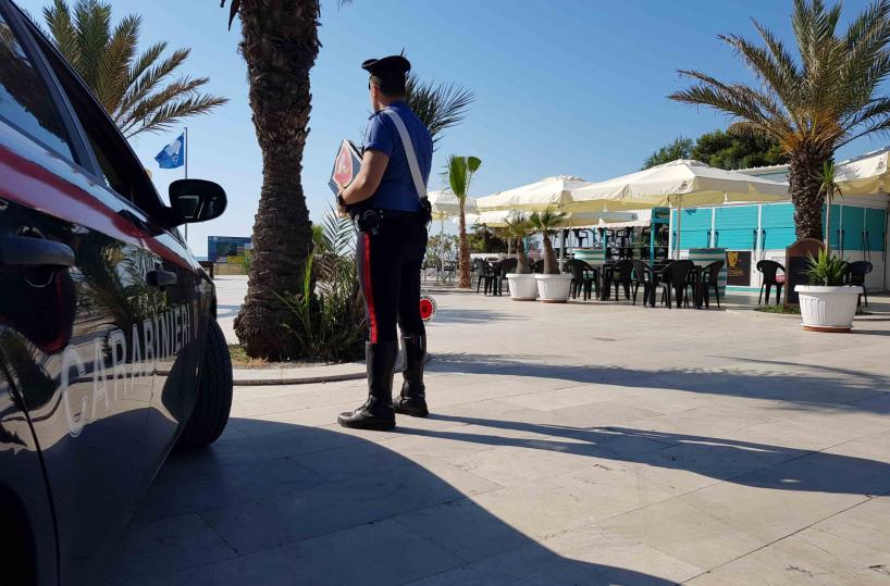 Carenze igieniche e lavoro in nero: controlli e sospensioni attività sul litorale jonico