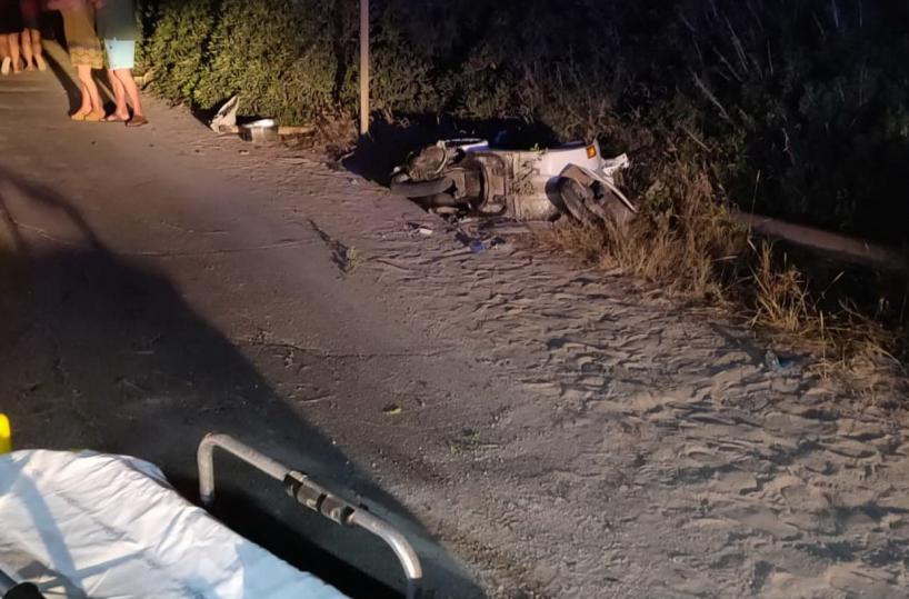 Perde il controllo della Vespa e si schianta contro un palo: grave 17enne