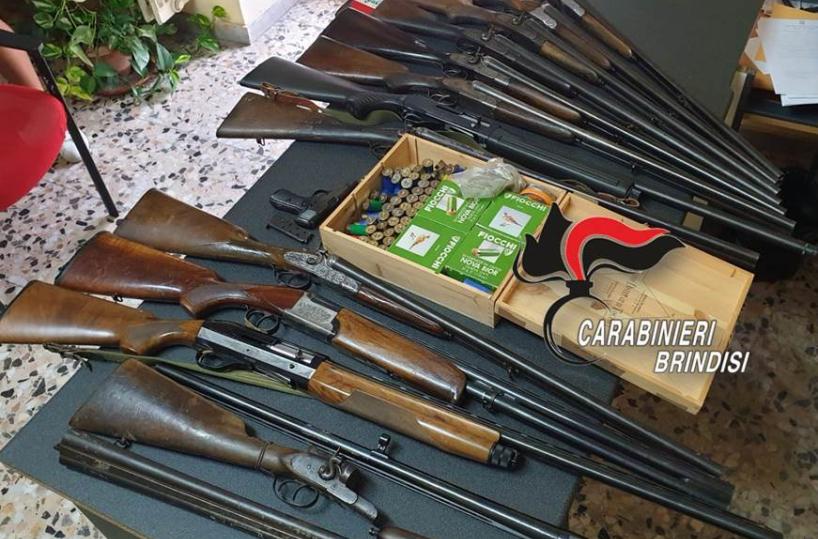 Latiano, detiene fucili artigianali illegalmente: arrestato 58enne