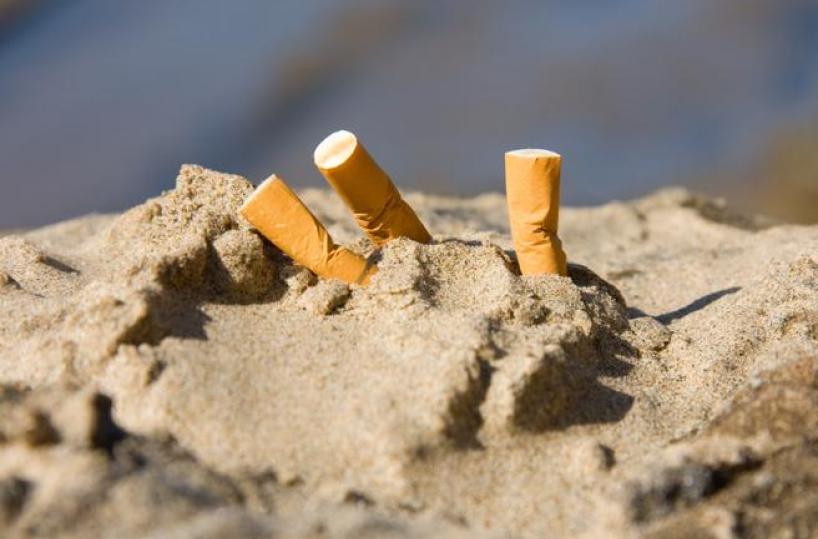 Bat, stop al fumo in spiaggia: via libera della Prefettura